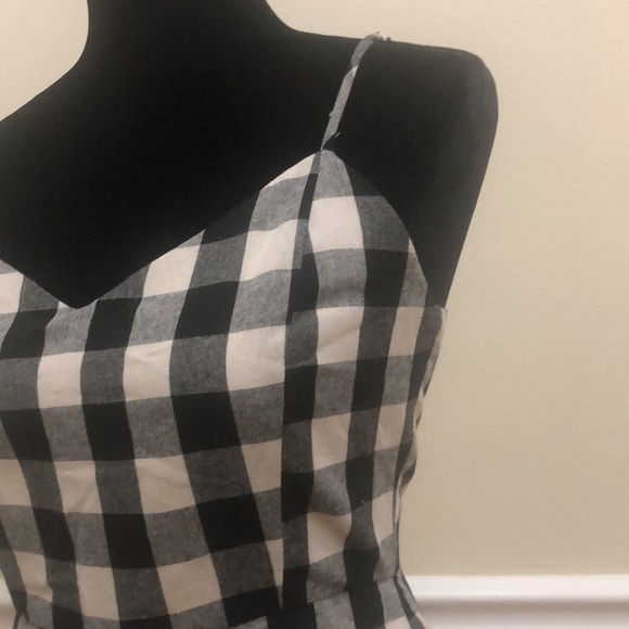 Size. Small Checkered pattern Jumpsuit - Picture 6 of 6